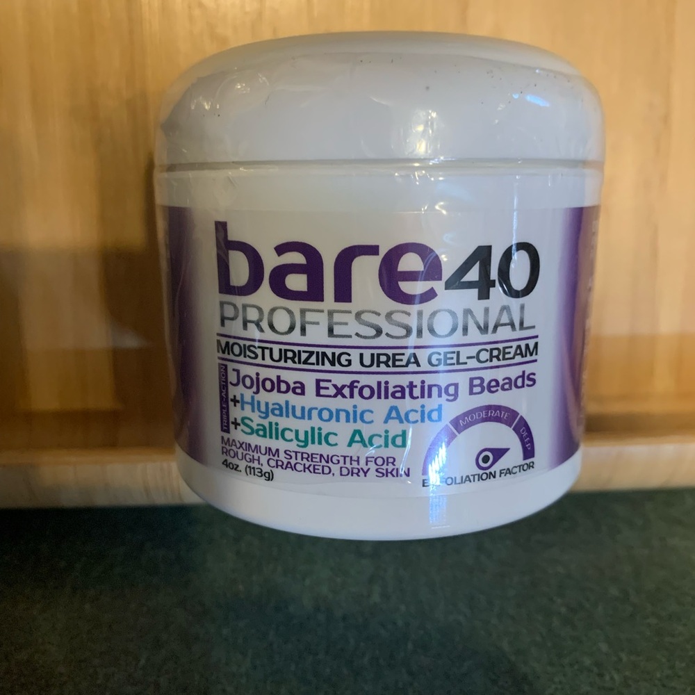 bare 40 professional Urea Gel-Cream - White and Purple